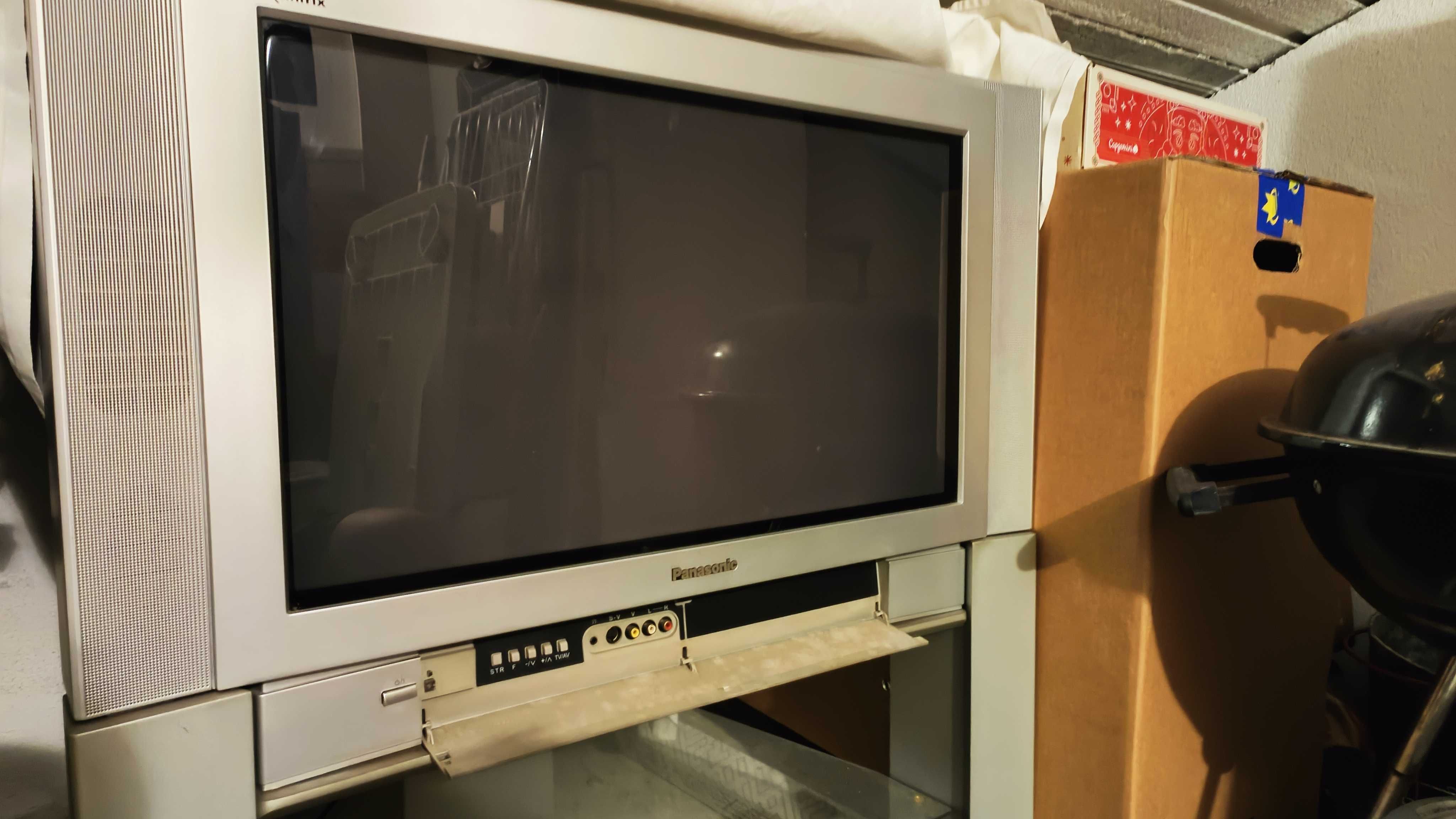 Televisor Panasonic com Suporte Integrado