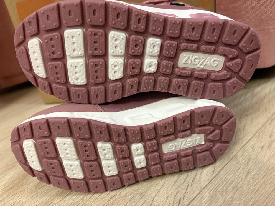 Зимове взуття 26р. Світиться