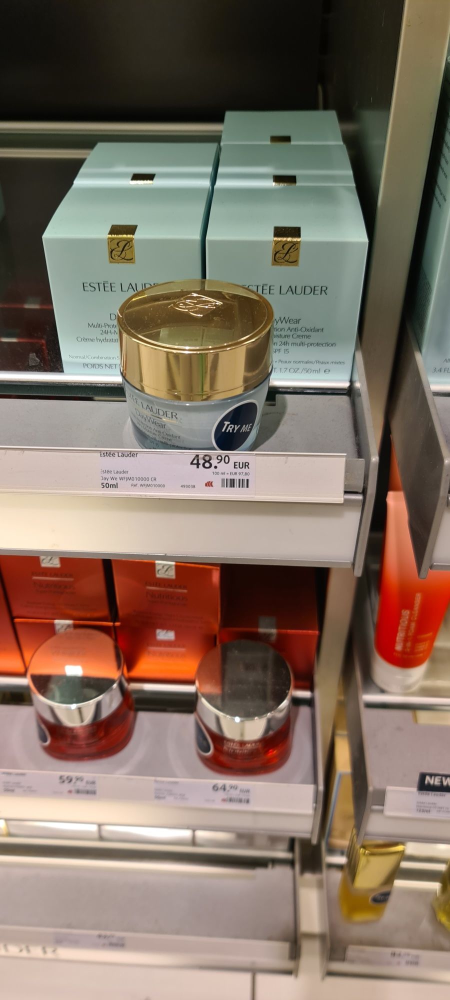 Крем Estee Lauder DayWear Matte Moisture Creme