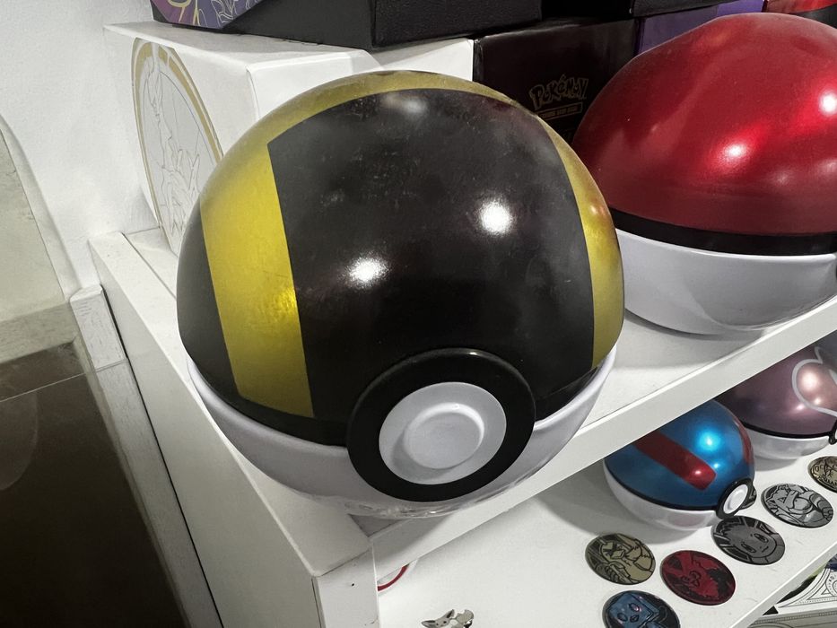 Pokémon TCG coleção de tins Pokebolas