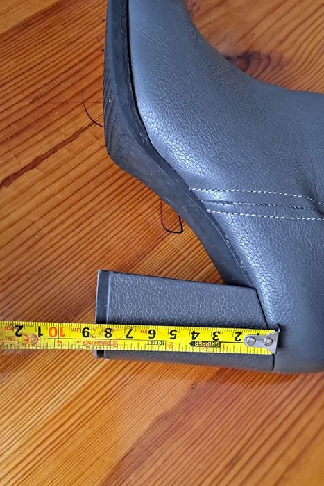 Чобітки  шкіряні жіночі 39р . Взуття зимове