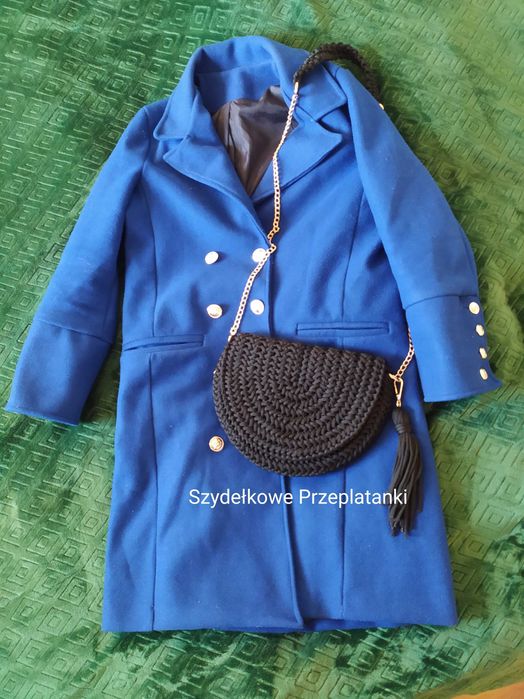 Torebka wykonana ze sznurka poliestrowego płaskiego na szydełku