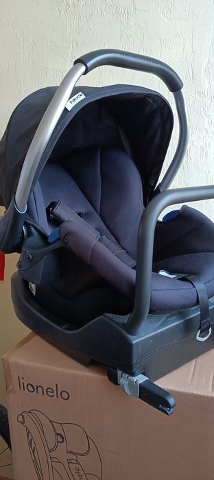 Fotelik samochodowy z bazą ISOFIX, lekki