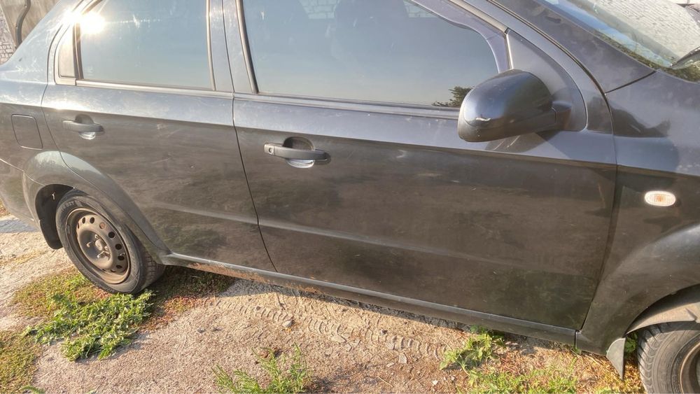 двері вибір кольору Chevrolet Aveo т 250