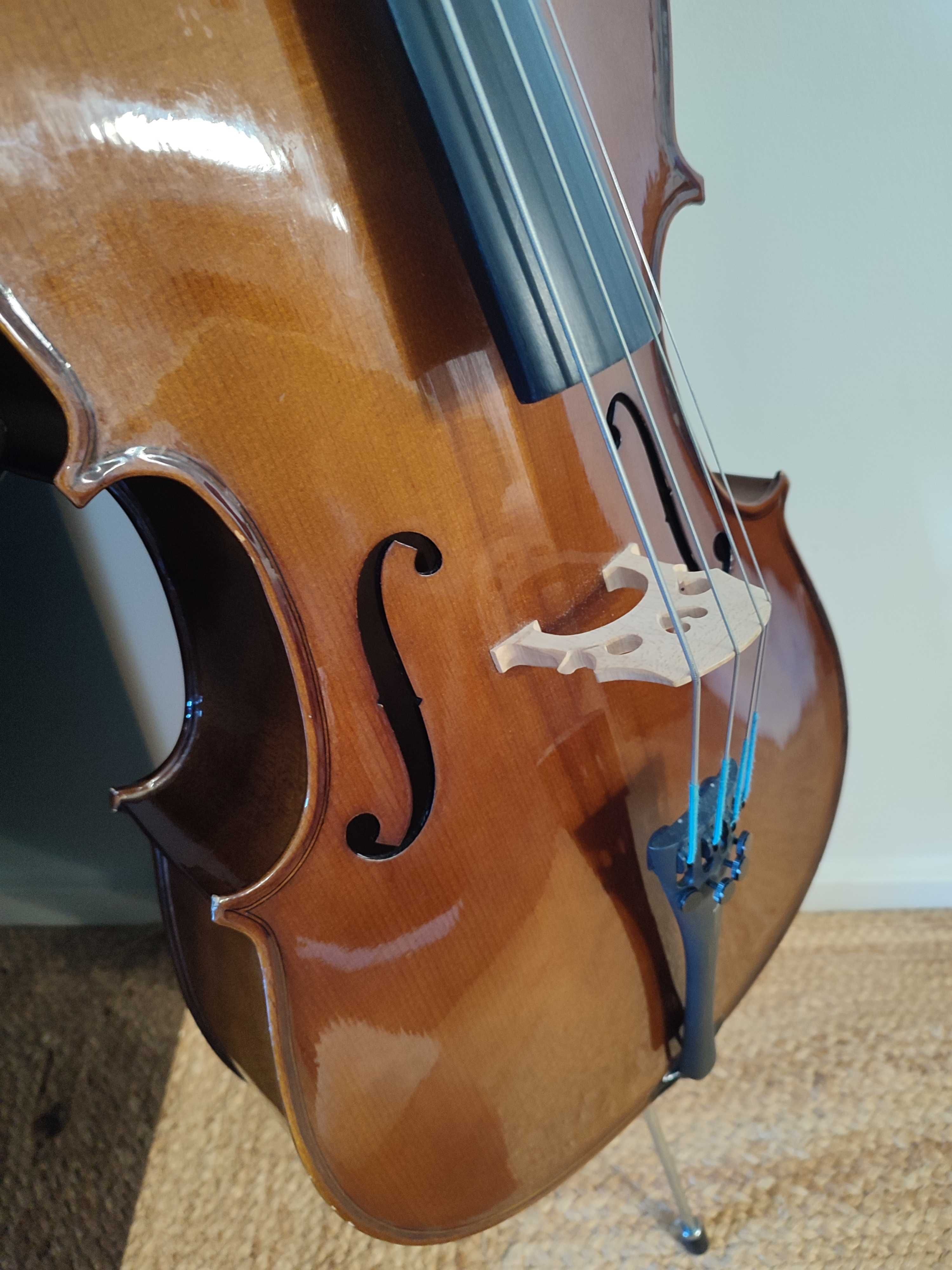 Violoncelo Stentor 1/8 com arco e saco, em muito bom estado