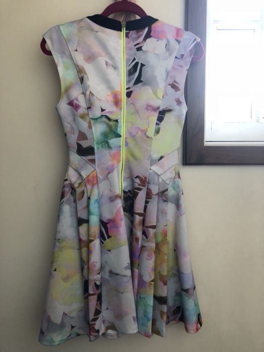 Vestido Ted Baker