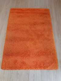 Carpete laranja  .