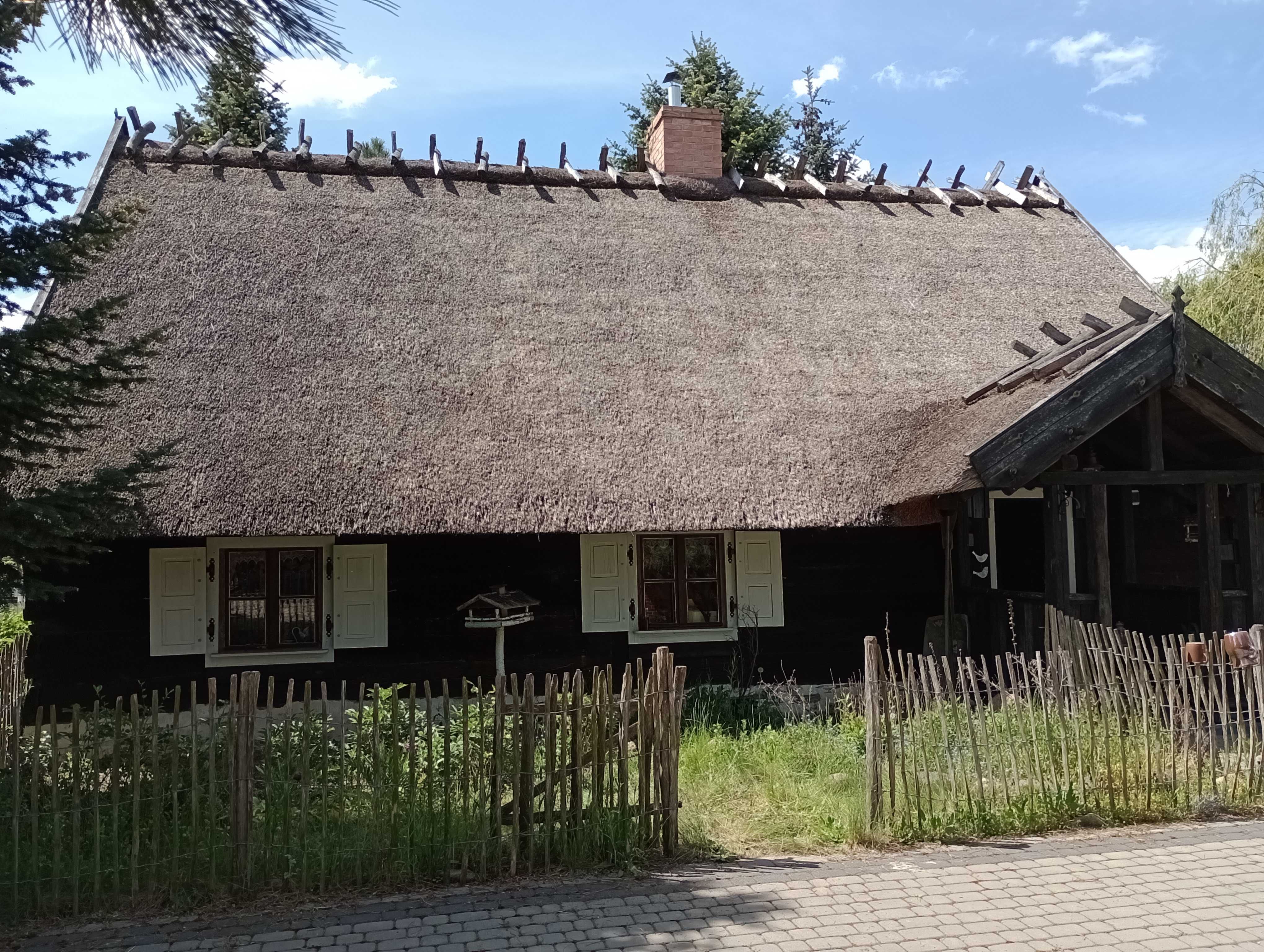 Dach trzcinowy remont renowacja uzupełnienie.