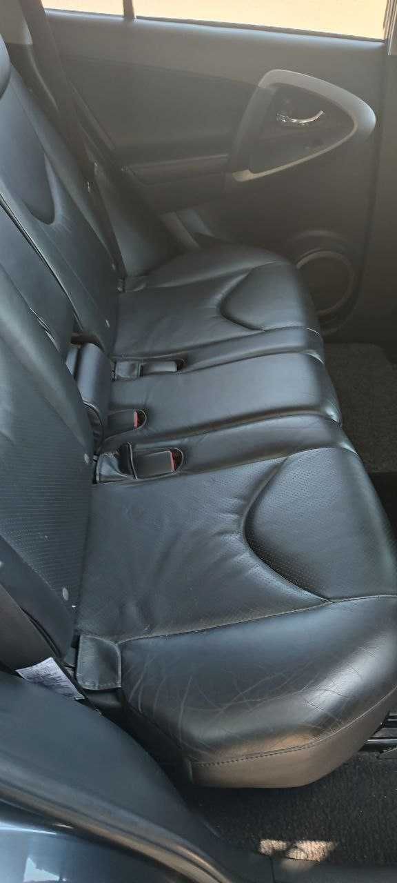 Продам Toyota RAV4