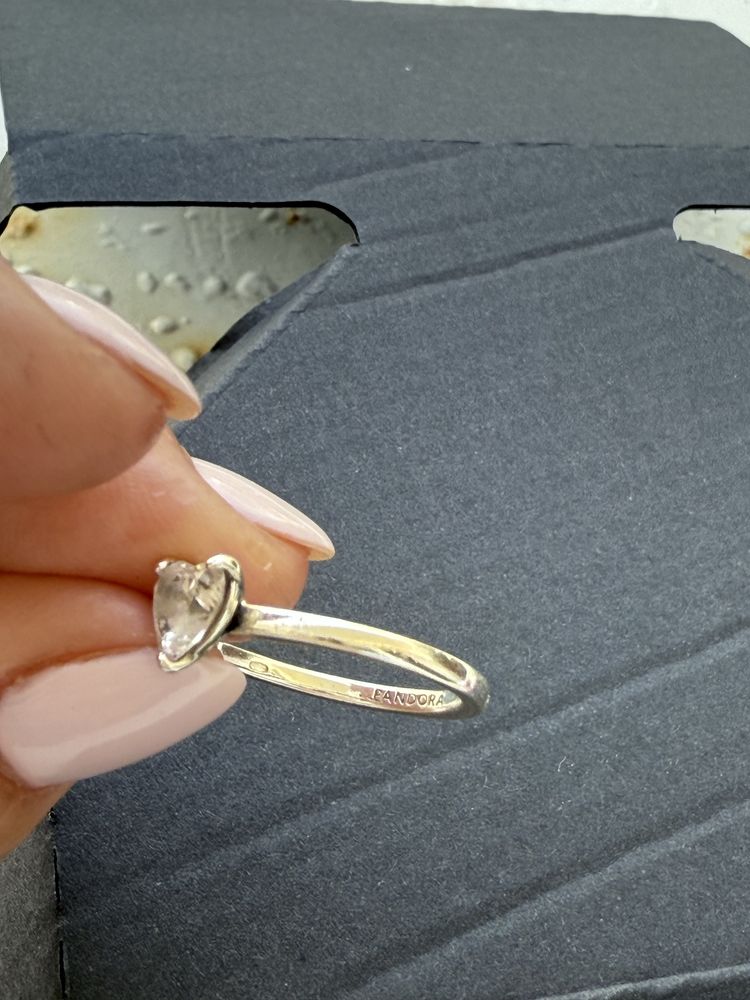 Vende-se conjunto aneis Pandora em Prata