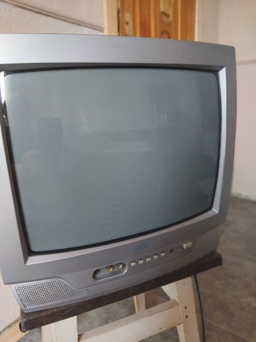Телевизор JVC б/у
