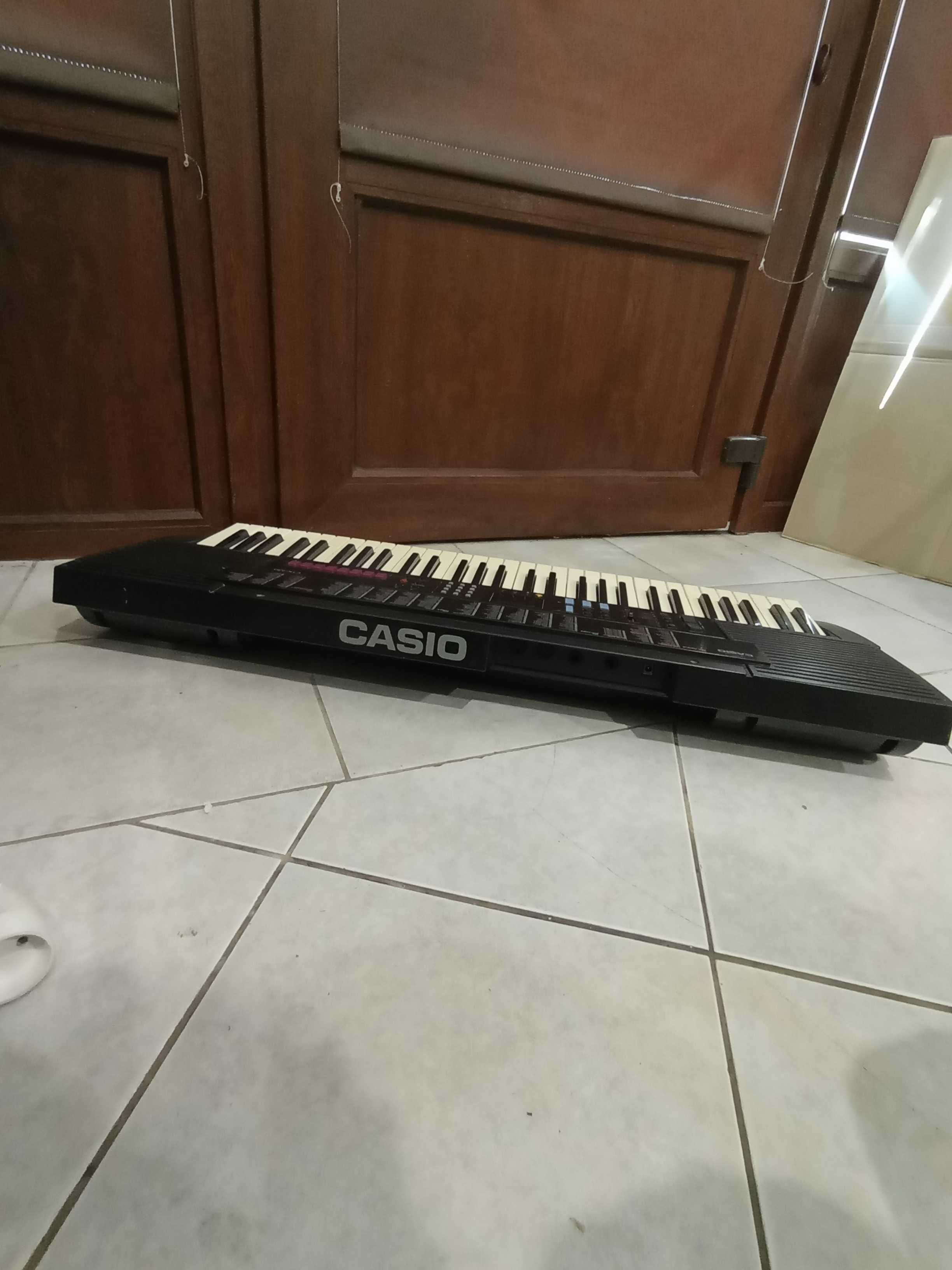 Keyboard Casio CTK-630 z zasilaczem, 5 oktaw, dużo programów, stan ok.