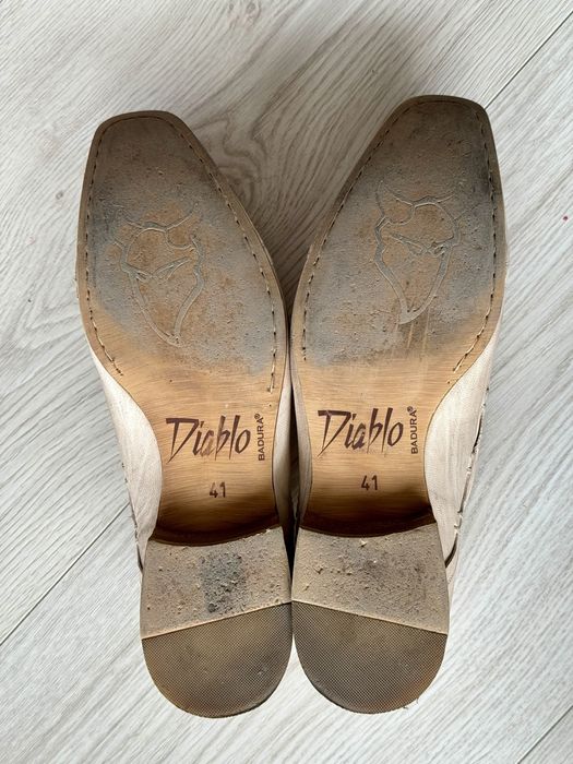 Eleganckie buty Badura w jasnym kolorze ze skóry licowej