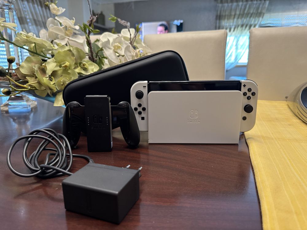 Nintendo Switch OLED 2025