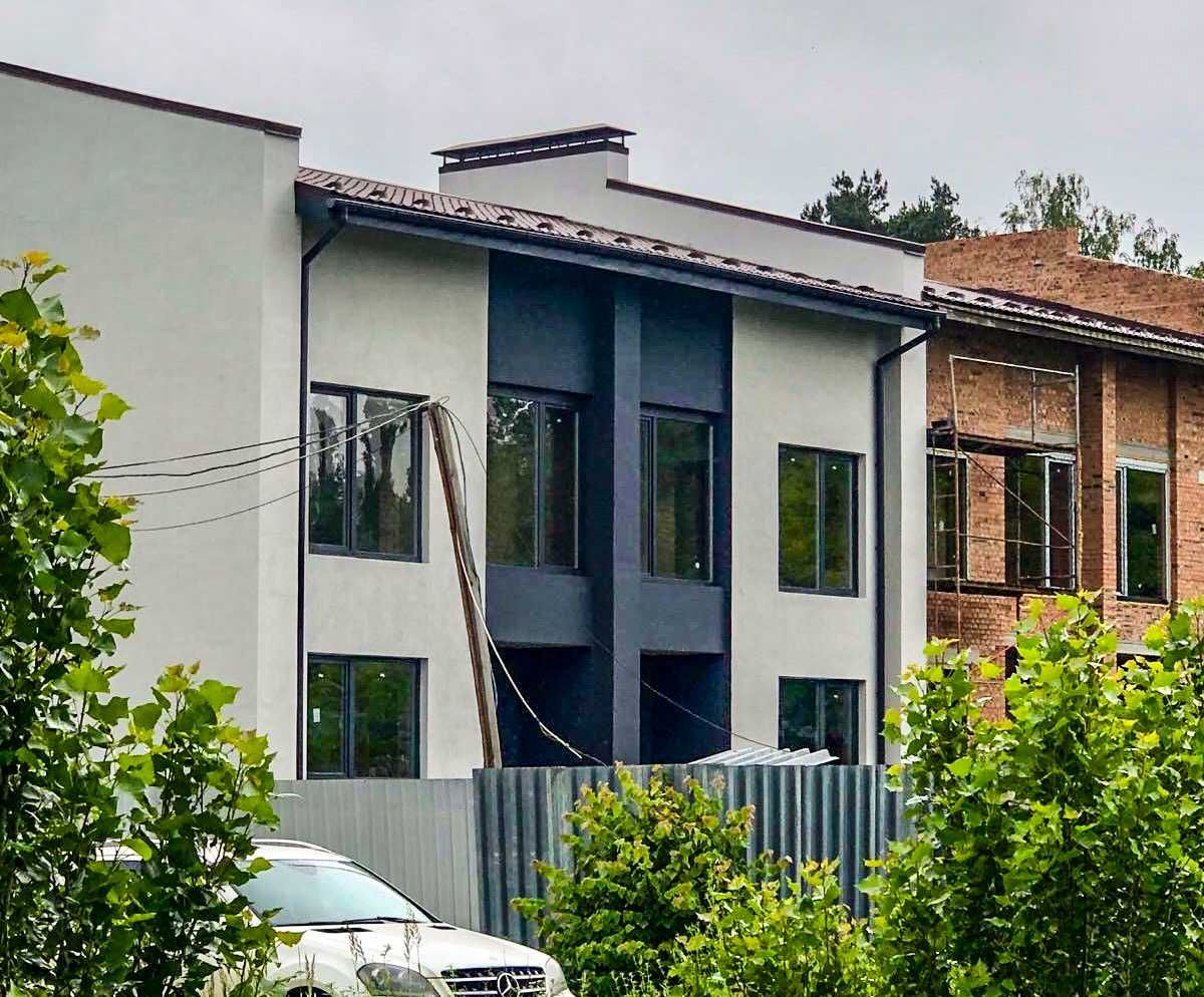 Продам трирівневий просторий таунхаус