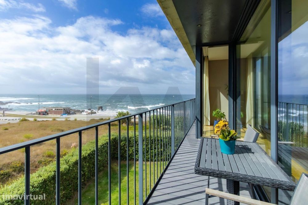 Apartamento T3 Duplex com Vista Mar Direta, 3 Suítes, 173 m2 úteis  Co