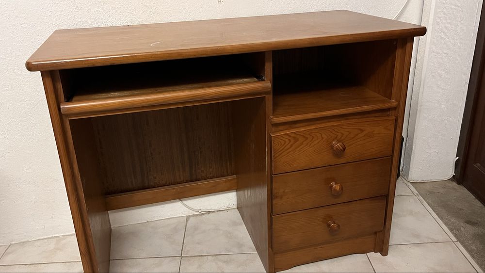 Secretária em madeira