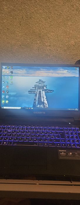 Матриця ноутбука Gigabyte G5. З дефектом.