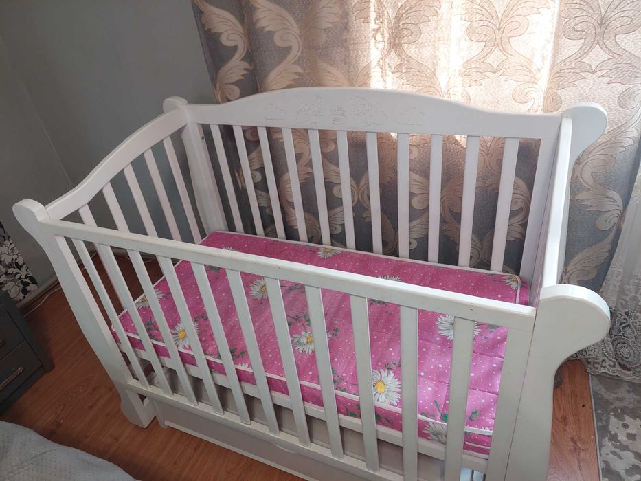 Дитяча колиска,дерев'яна