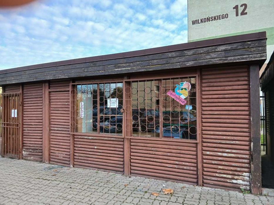 Lokal użytkowo-handlowy , drewniany 28m2 na sprzedaż w Janikowie
