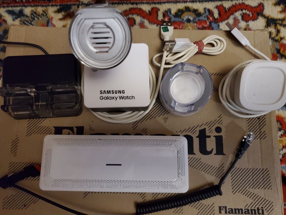 Подставки под телефон ( анти кража )с сигнализацией и зарядкой