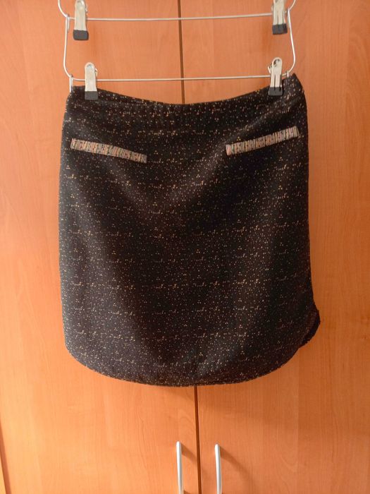 Spódniczka mini Olivier Bonas M 38 czarna wyszywana różową nitką