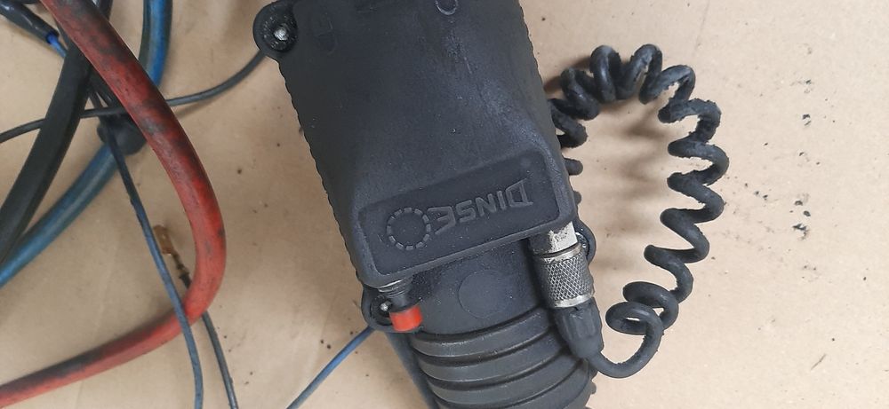 Uchwyt kabel do  robota  spawalniczego