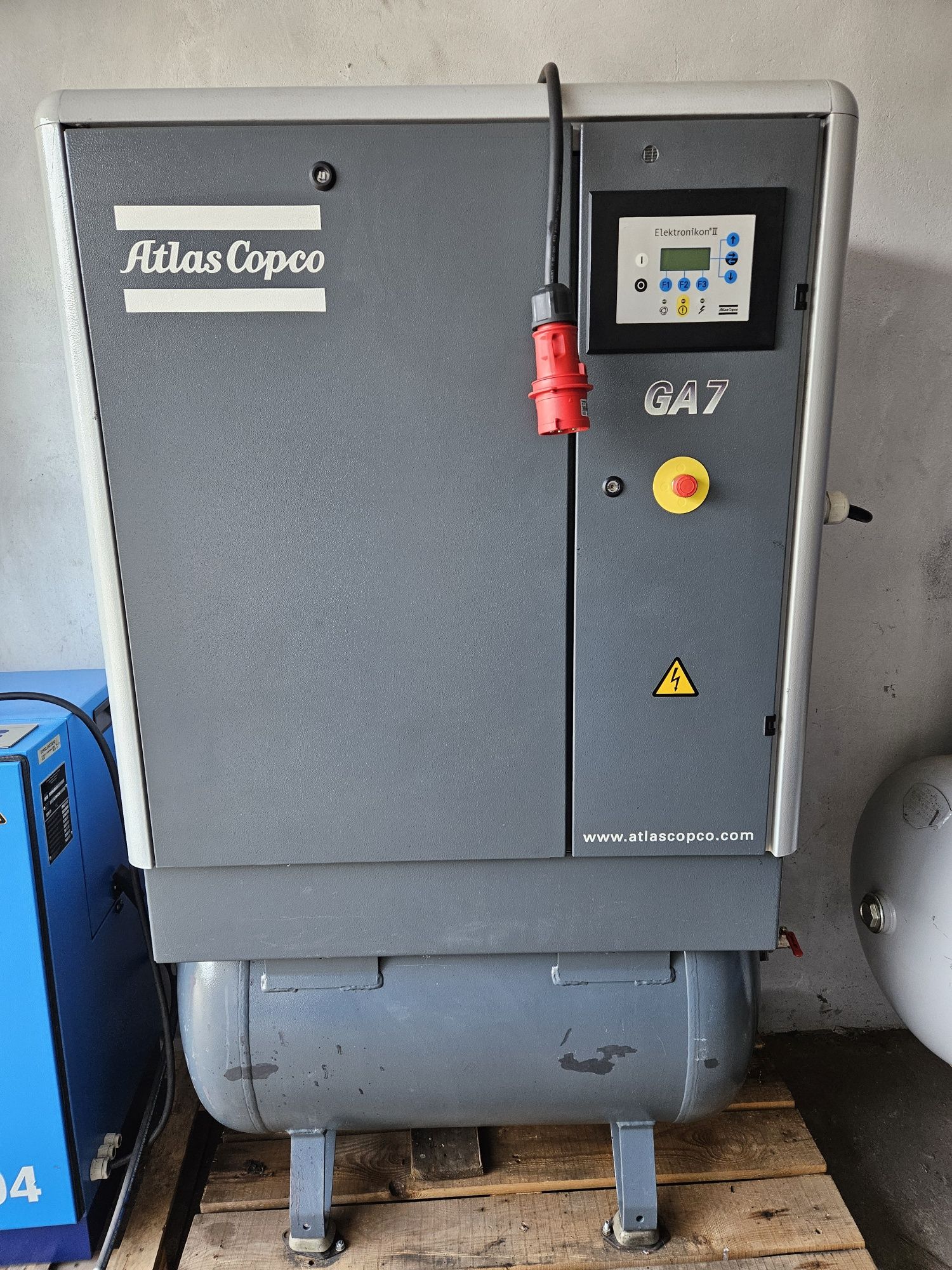 Kompresor srubowy atlas copco ga7 zbiornik 270l sprężarka