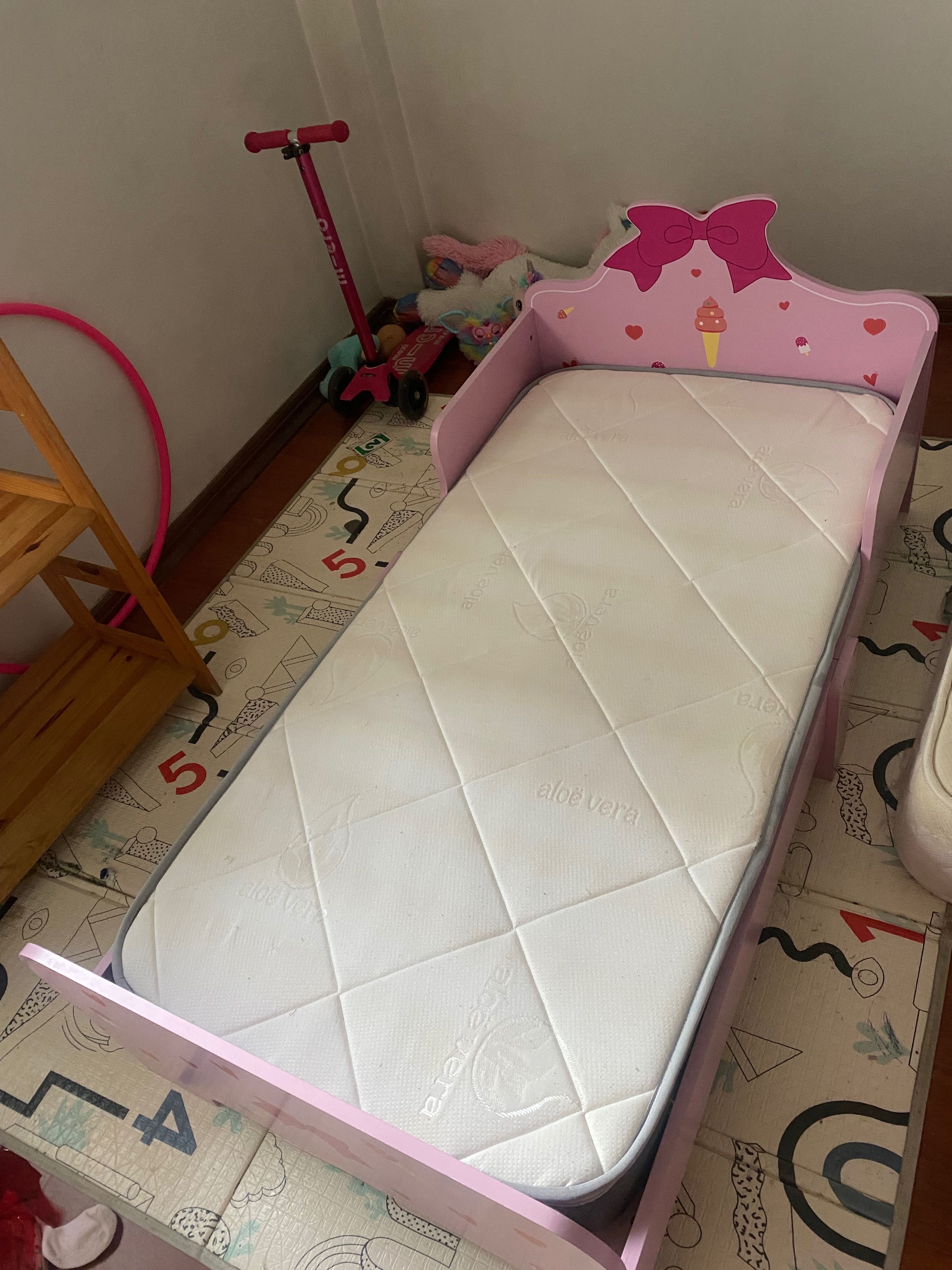Cama infantil com colchão