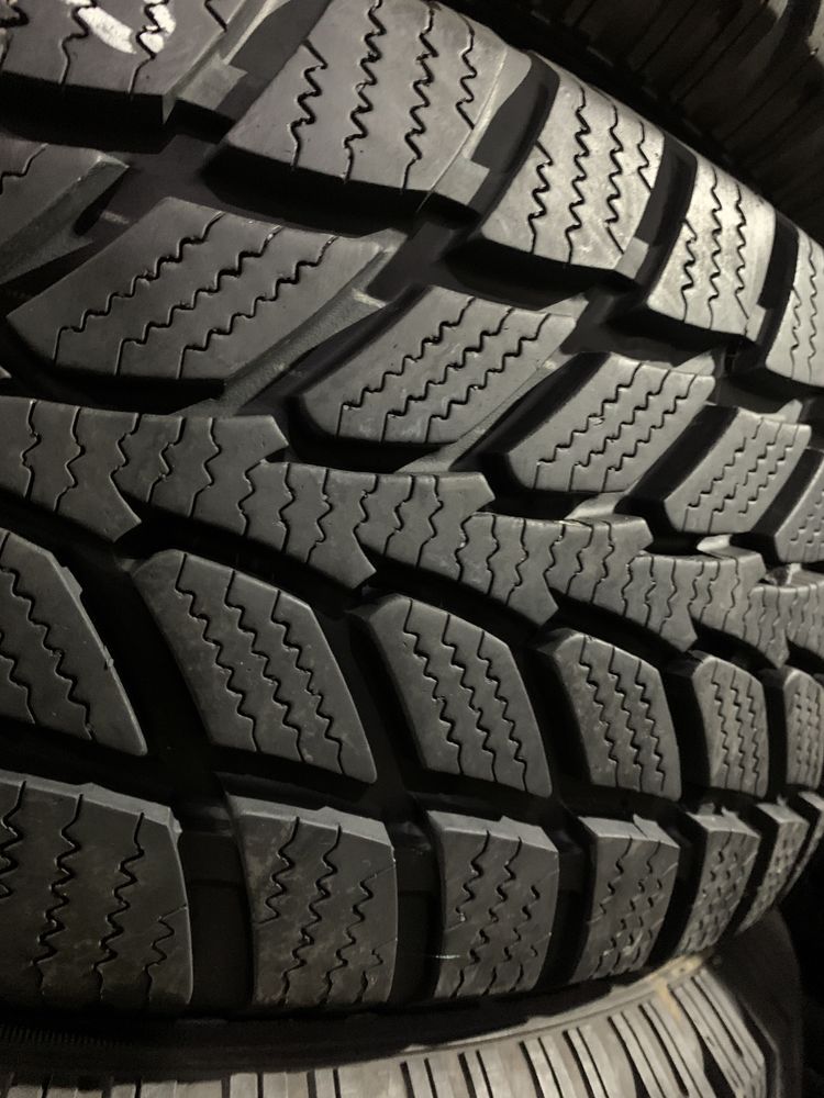 Шины б/у зима 235/65 R17 GT Radial Savero WT