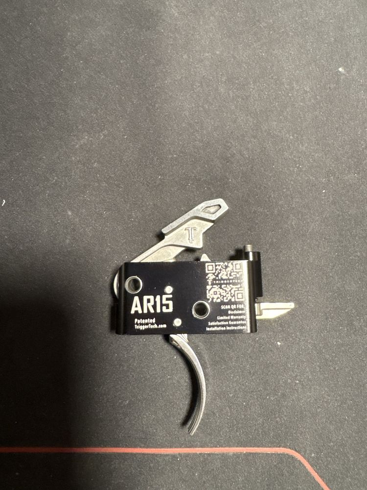 Spust do AR-15 triggertech adaptable dual stage curved. Stan jak nowy.