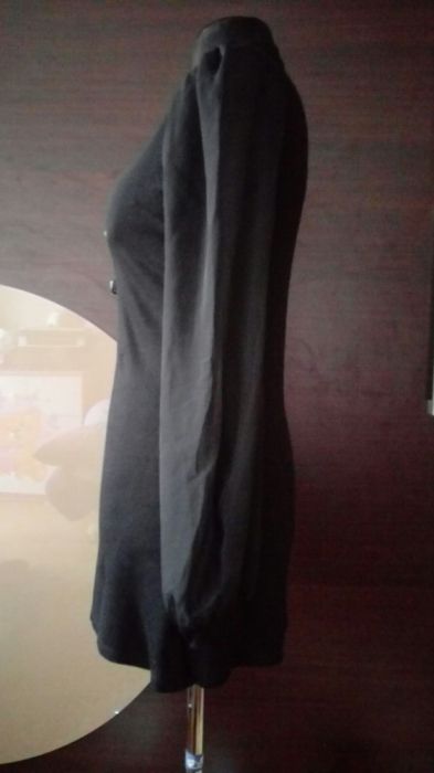 Elegancka czarna sukienka tuilowy rękaw S