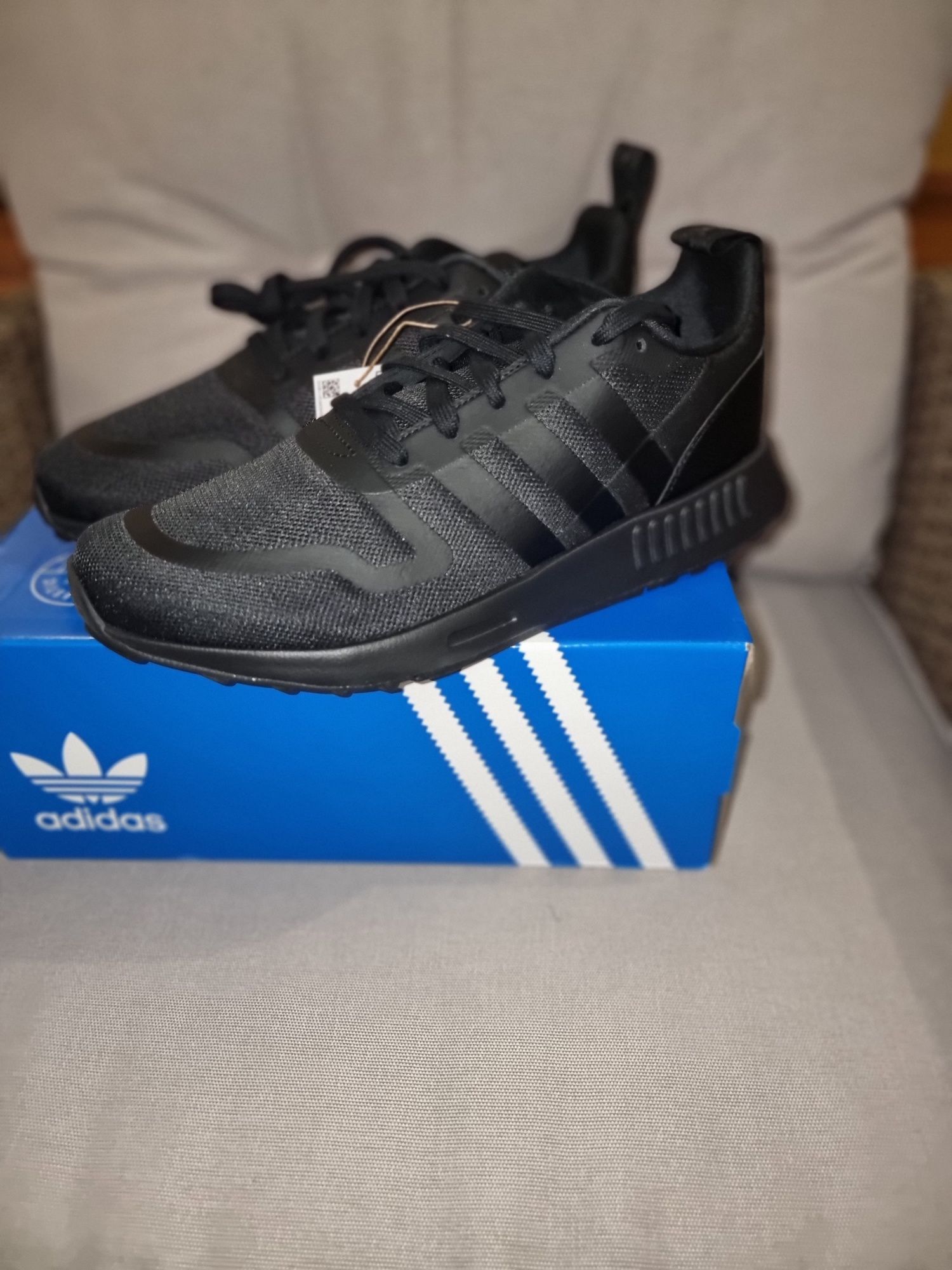 Чоловічі кросівки Adidas MULTIX
Core Black / Core Black / Core Black