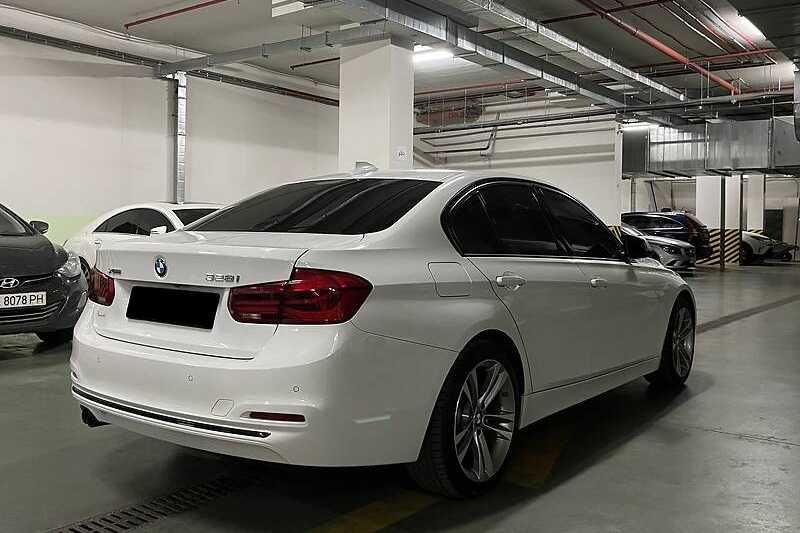 BMW 328і 2016 xDrive Ідеальний стан, Багата комплектація
