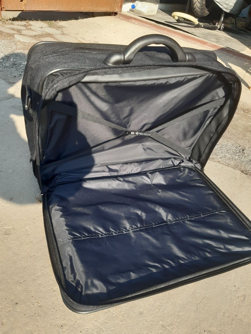 Torba podróżna, bagaż podręczy, aktówka na laptopa, neseser na dokumen