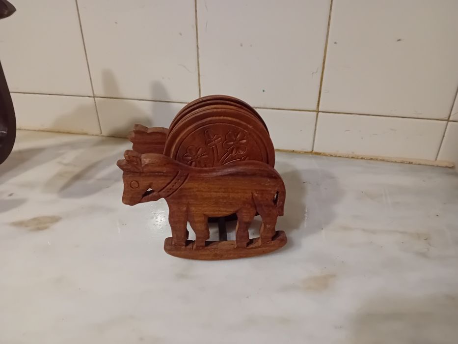 Conjunto de Objectos Decorativos em Madeira