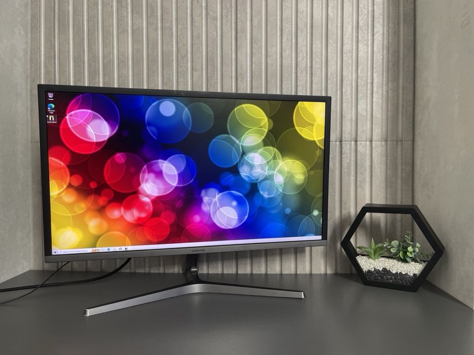 4К монітор 28 дюймів Samsung