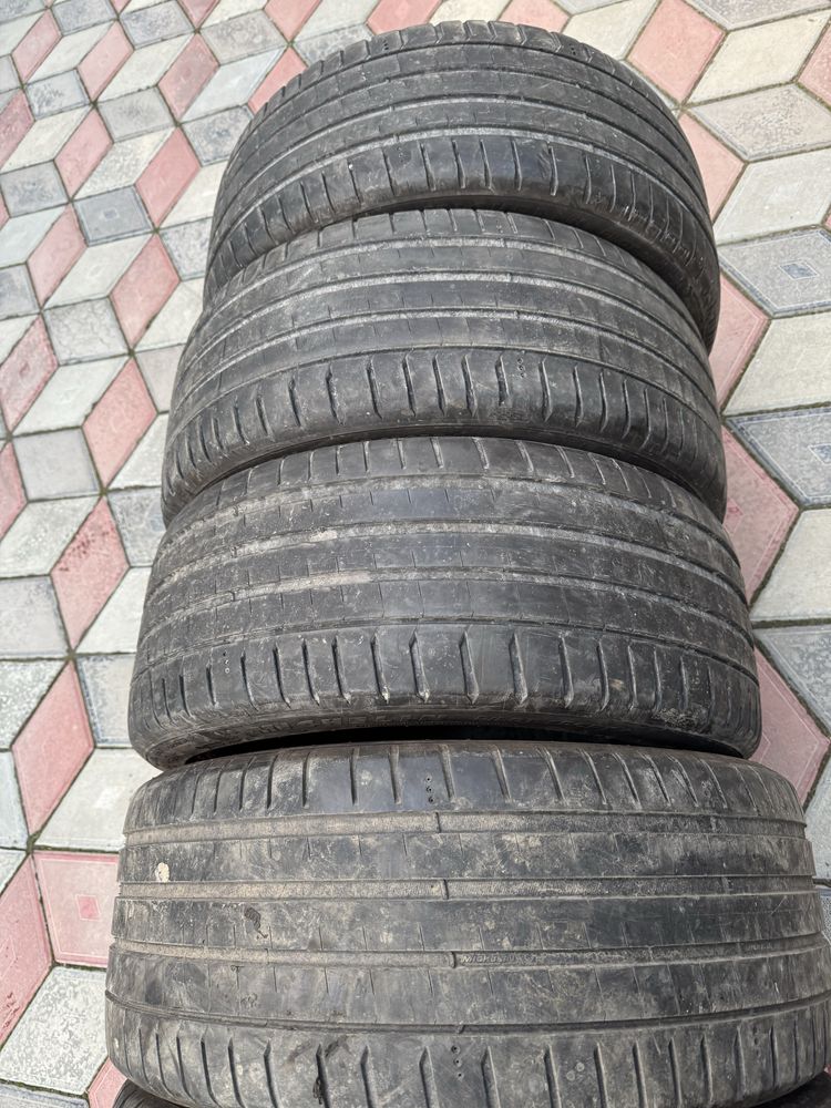 Продам 235 40 zr19 96yMichelin alpin pilot 5