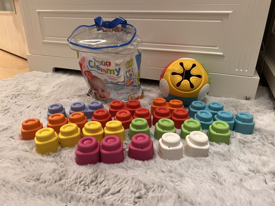Pileczka sensoryczne Clementoni Touch & Play plus dodatkowe 24 klocki