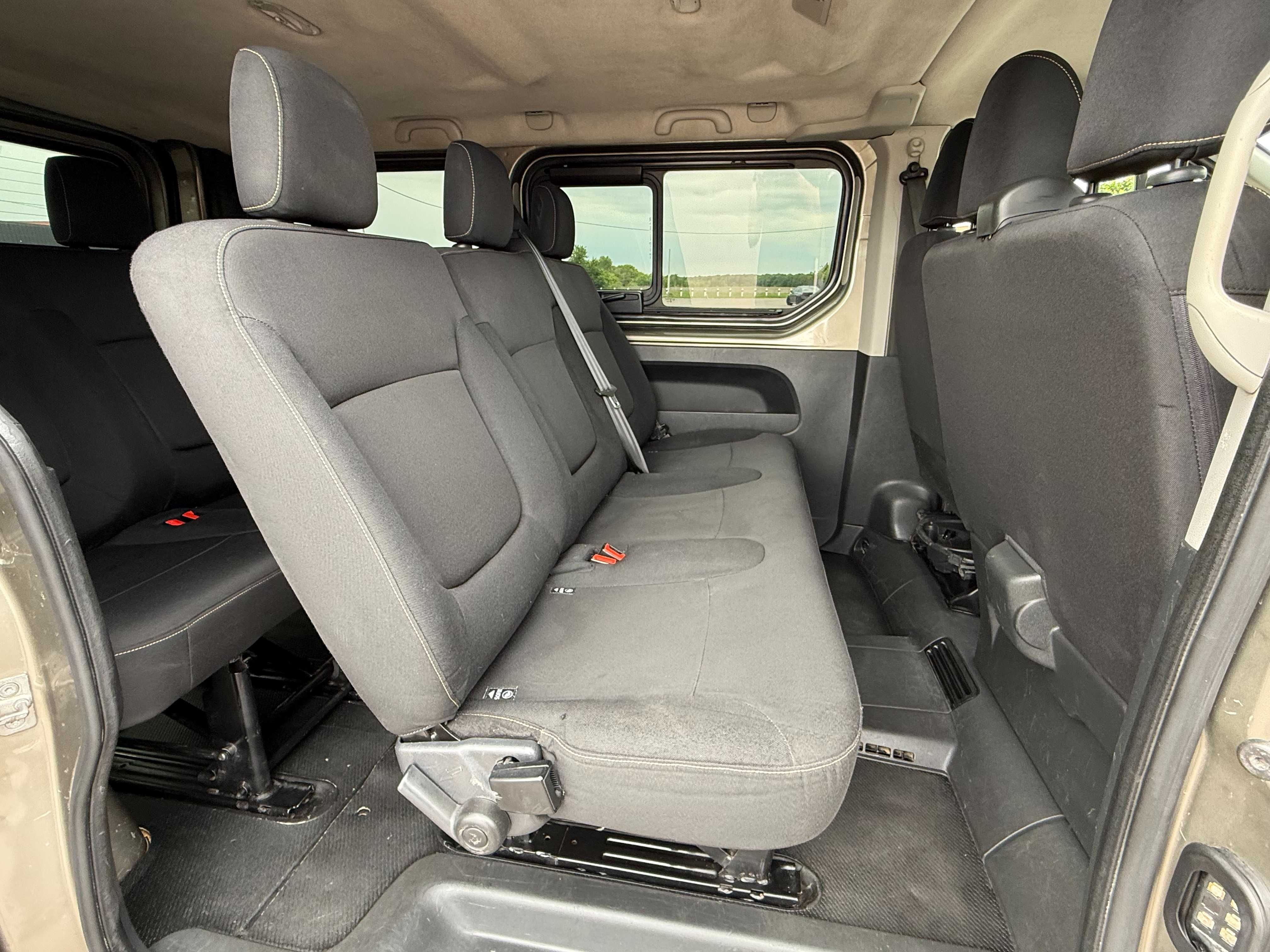 Renault Trafic  2015 Оригінальний пасажир