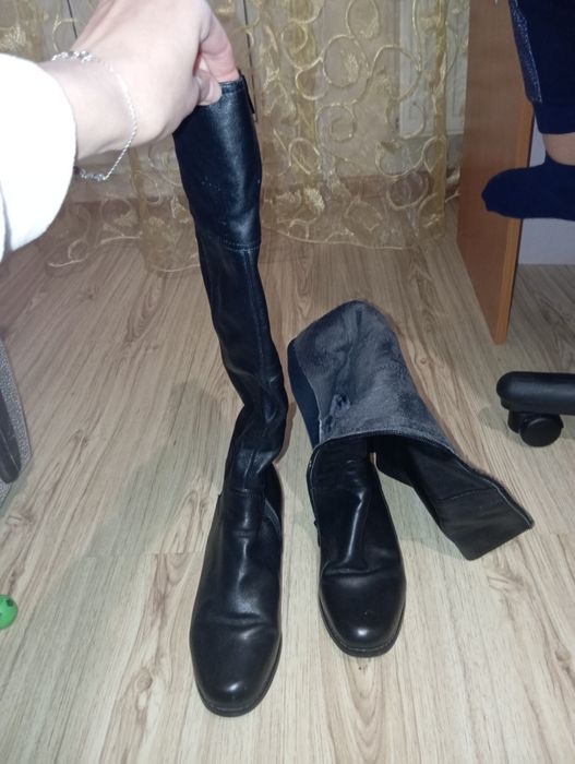 Продам зимові чобітки
