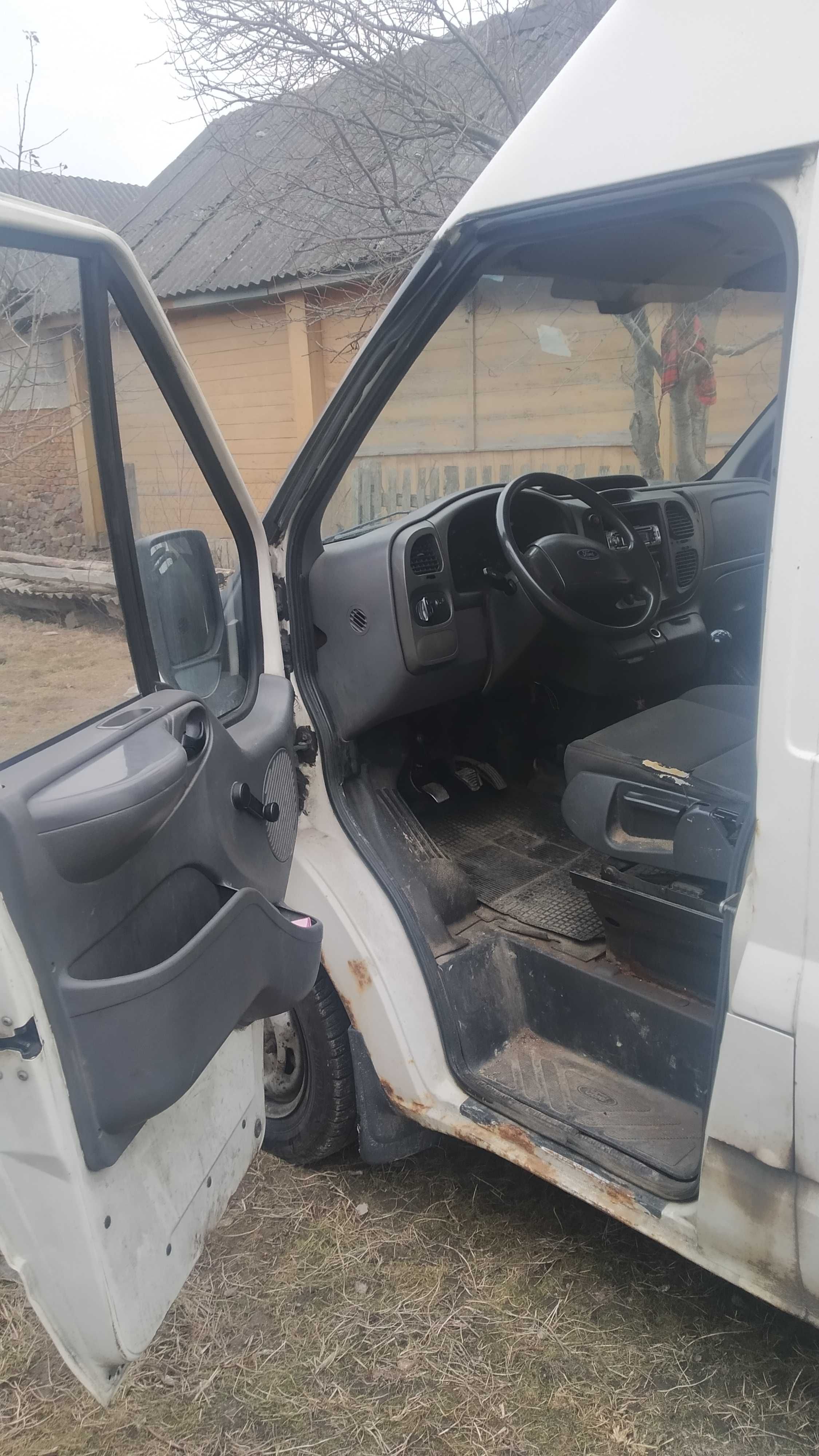 Продам FORD транзіт 2004 рік