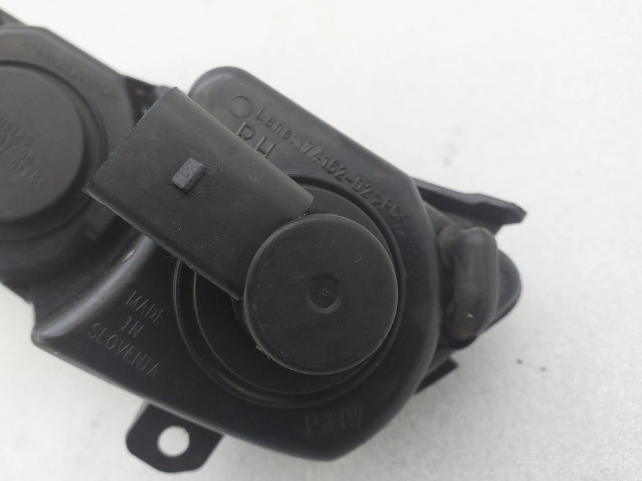 Farol nevoeiro frente direito VOLKSWAGEN Polo (6R, 6C)