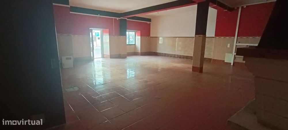 Loja Espaçosa em Montemor o Velho - 165m² com 2 WC