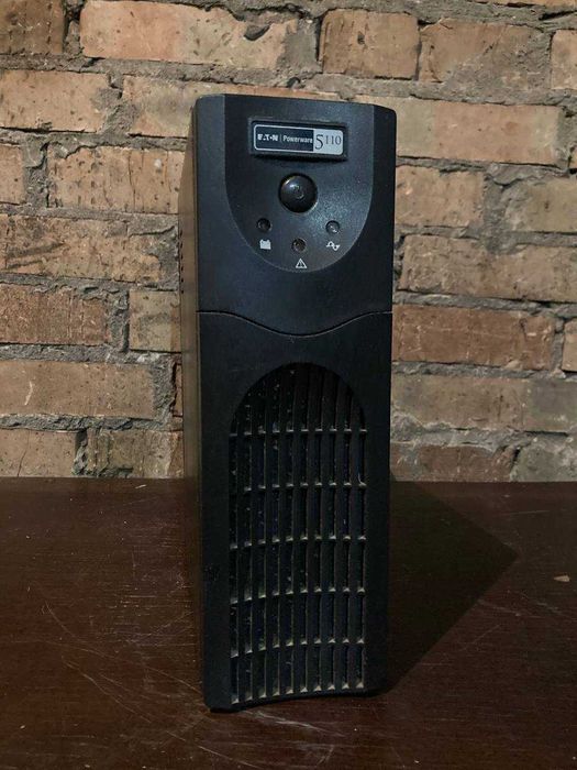 ІБП Eaton 5110 700VA (700 Вт) — робочий безперебійник, з батареєю!