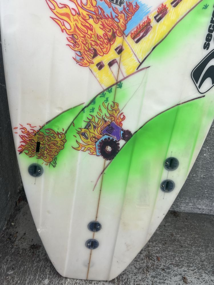 Prancha de surf 5’9” partida