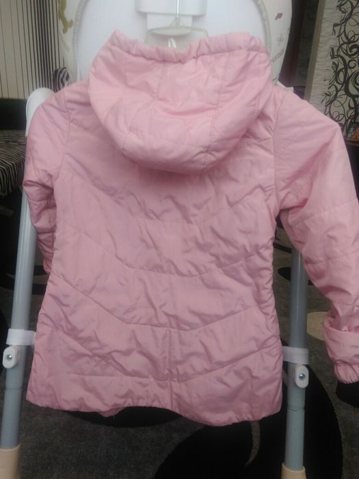 Весенняя демисезонная куртка ветровка для девочки 6 - 7 лет