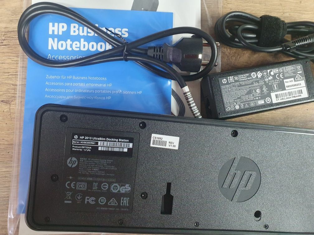 Док-станция HP UltraSlim 2013 (HSTNN-IX10)

інтерфейси:

4 x USB 3.0 -