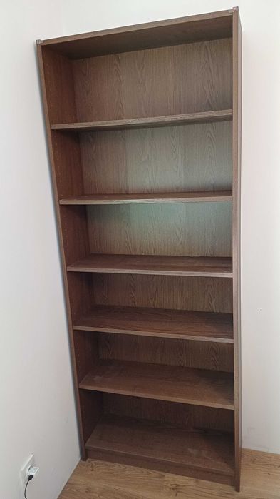 Regał Ikea Billy w bardzo dobrym stanie