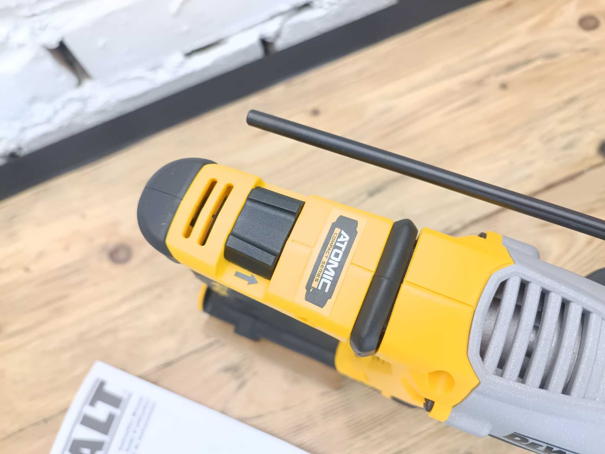 Безщітковий акумуляторний перфоратор DeWalt DCH172  з США Орігинал